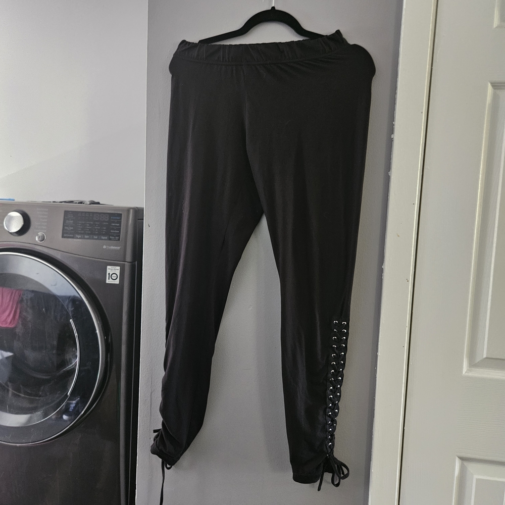 Stretchy Black Leggings With Lace Up Details
